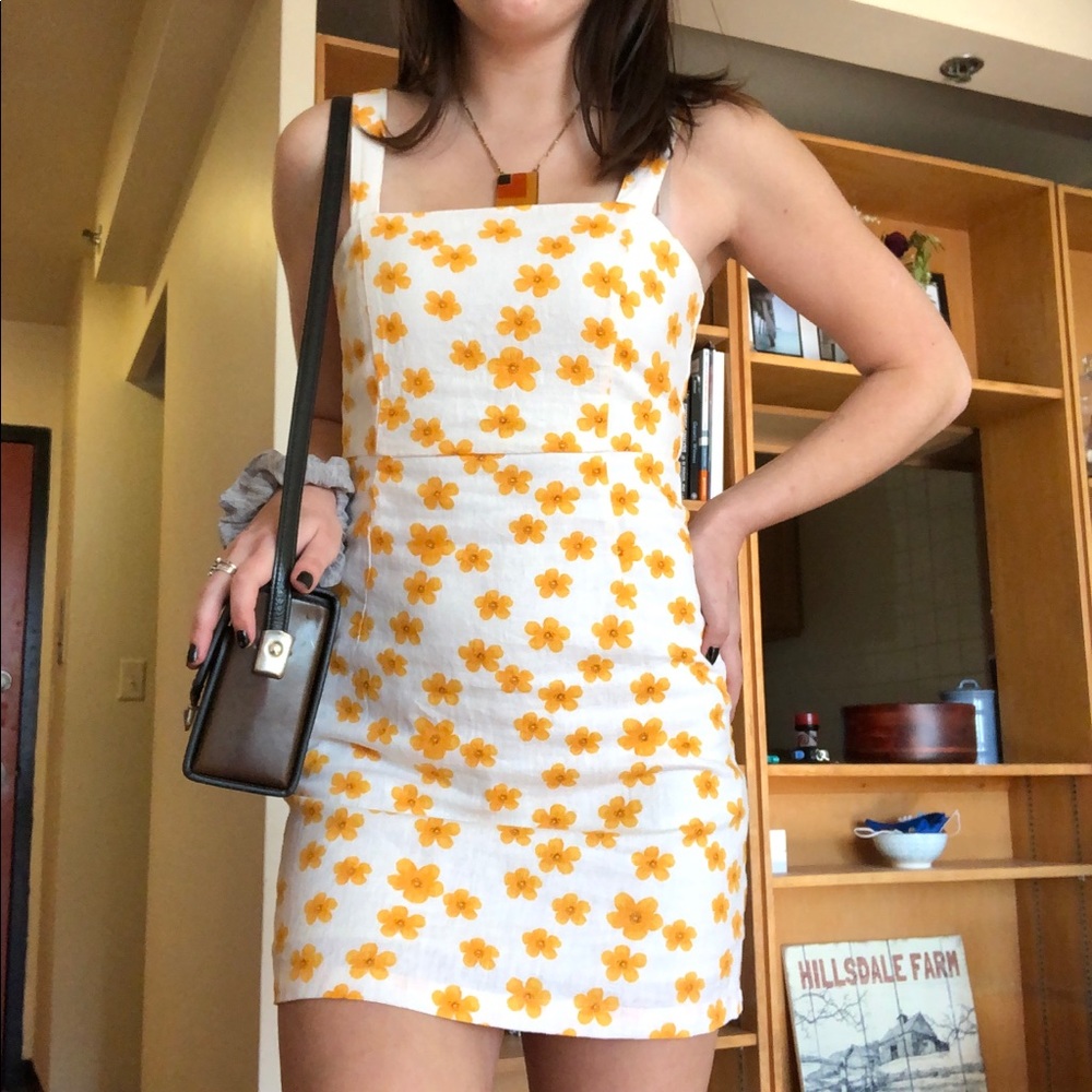 Flower-Pattern Mini Dress - Picture 4 of 4